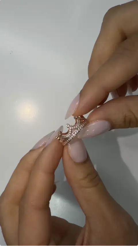 Anillo Queen
