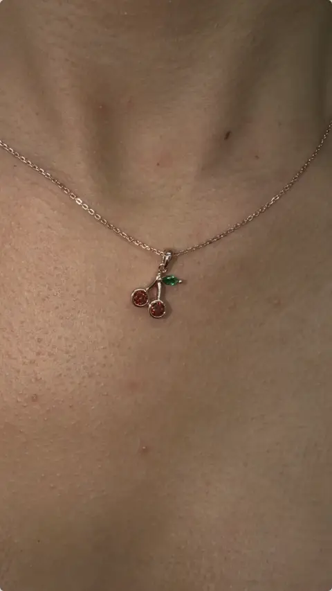 Collar Cherries