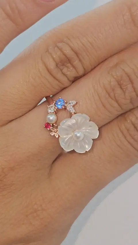 Anillo Flor Nacar Piedra Azul