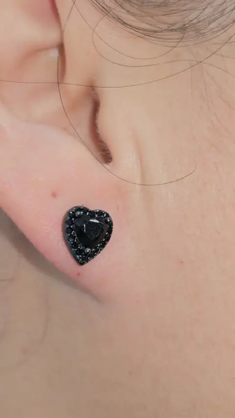 Aretes Corazon Black