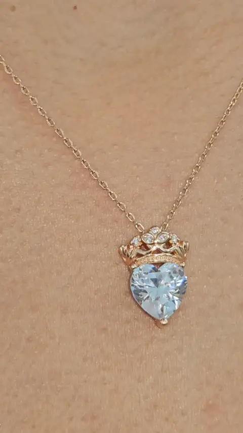 Collar Corona Clasico