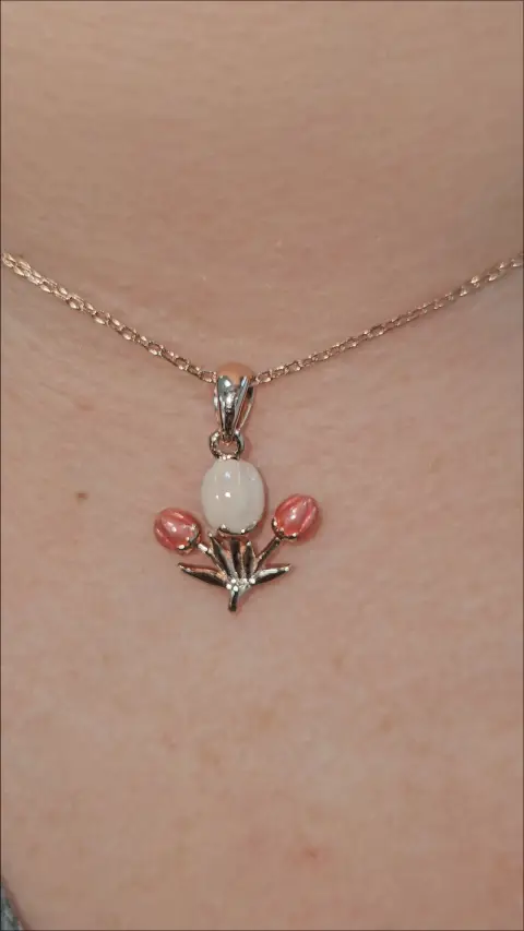 Collar Tulipanes rojos