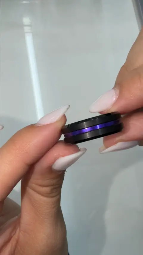 Anillo Tungsteno Linea Morada