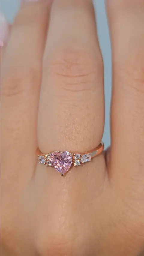 Anillo Corazon Promesa Piedra Rosada