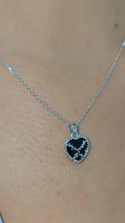 Collar Inquebrantable piedra negra